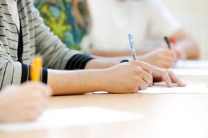 8 мая МОН приняло решение перенести вступительную кампанию на месяц