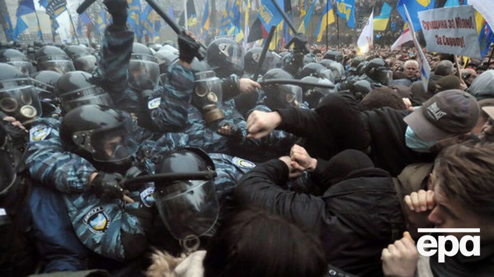 Євромайдан розпочався із 21 листопада 2013 року і тривав до кінця лютого 2014 року