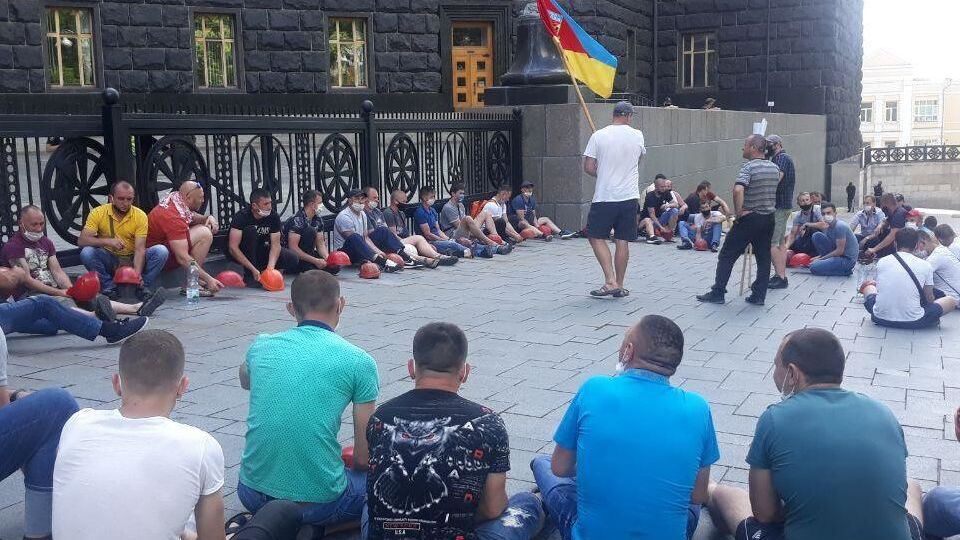 Мітингувальники повідомили, що держава заборгувала 700 працівникам уже 46 млн грн