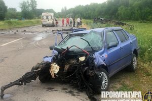 Унаслідок ДТП госпіталізовано поліцейського та вісьмох пасажирів обох транспортних засобів
