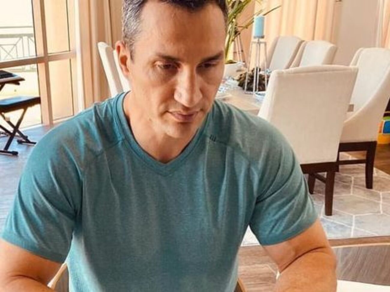 Кличко провел на ринге 69 боев, одержав победу в 64 поединках