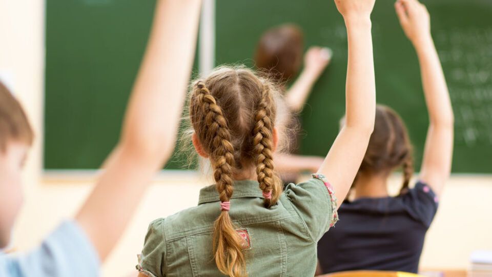 Мандзий выступила за возвращение детей в школу с 1 сентября