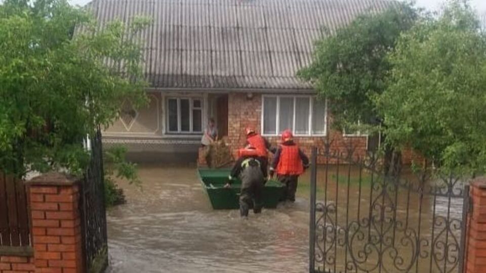 У Чернівецькій, Івано-Франківській та Львівській областях оголошено штормове попередження