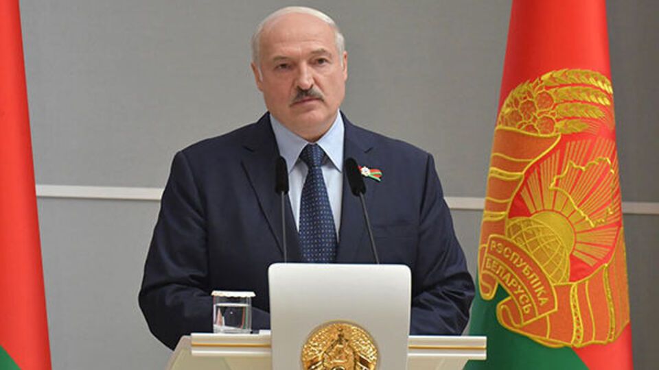 Лукашенко: Вы хоть верите, что рейтинг у действующего президента три процента?