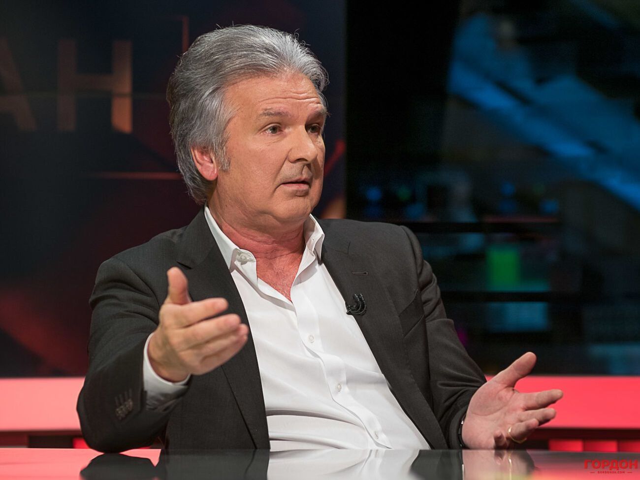 Швец отметил, что Янукович после тюрьмы ездил в Монако