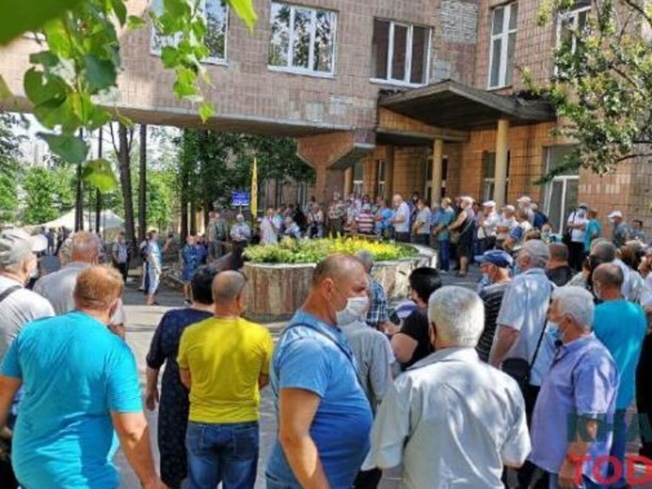 22 июня под зданием диспансера протестовали против приема больных COVID-19