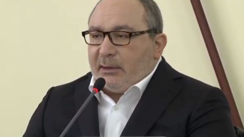 Кернес вел сессию без маски