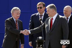 Болтон рассказал, о чем говорил с Порошенко в августе 2018-го