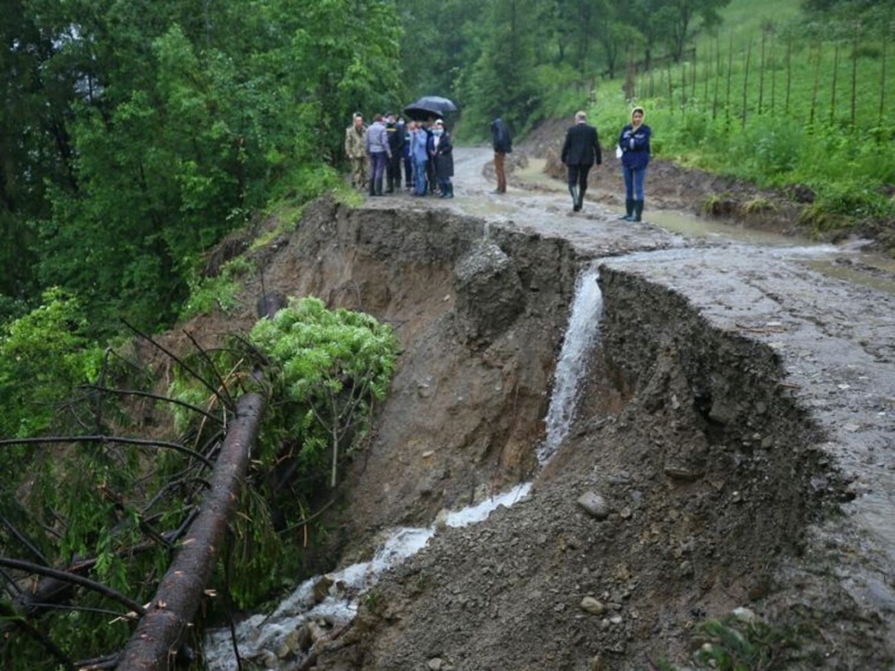 В Ивано-Франковской области подтоплено 4596 домов, разрушено около 110 км автодорог и 90 мостов
