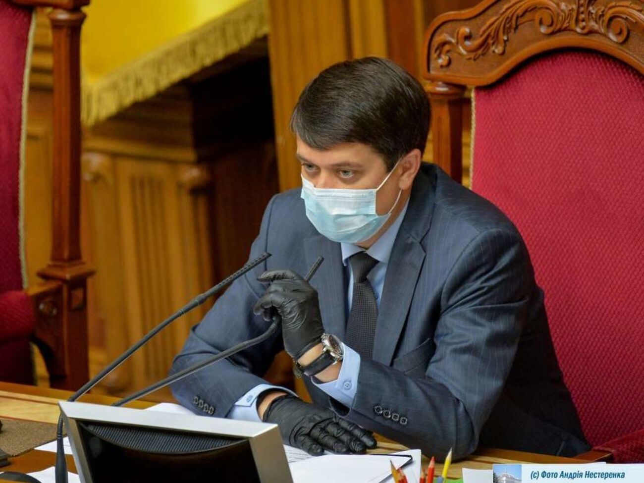 Разумков повідомив, що коронавірус виявили "десь у 15–17" депутатів