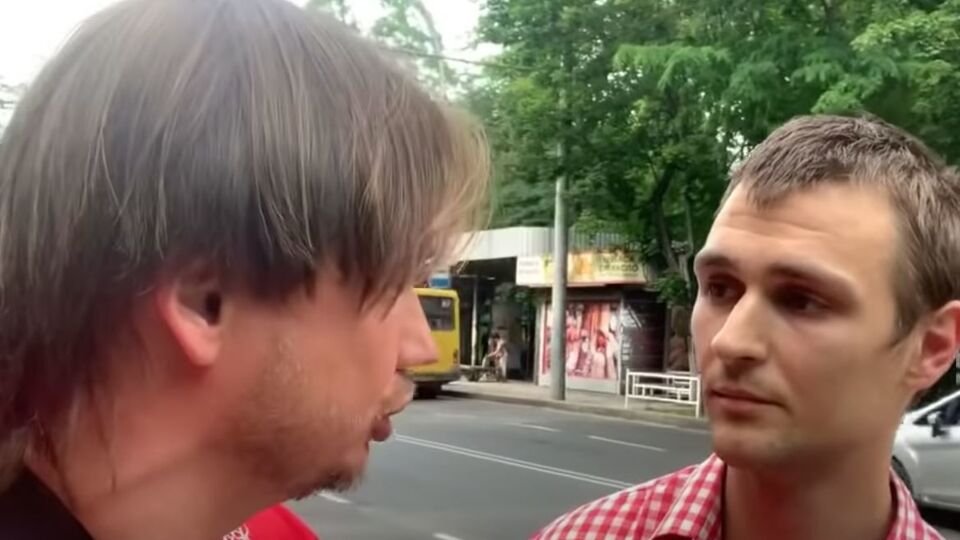 Стремоусов (ліворуч) погрожував Багненку