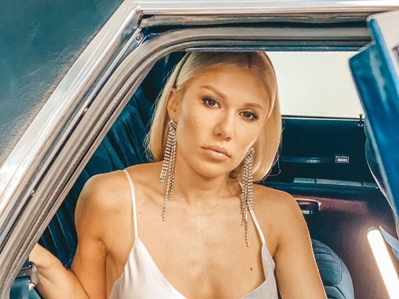 Alena Omargalieva: Эта песня отображает эмоции всех девушек и женщин, которые мы переживаем после неудачной любви