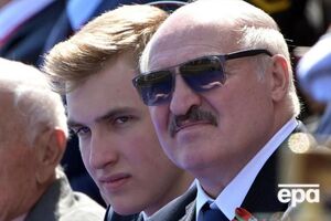 Младший из троих сыновей Лукашенко часто сопровождает отца во время рабочих визитов