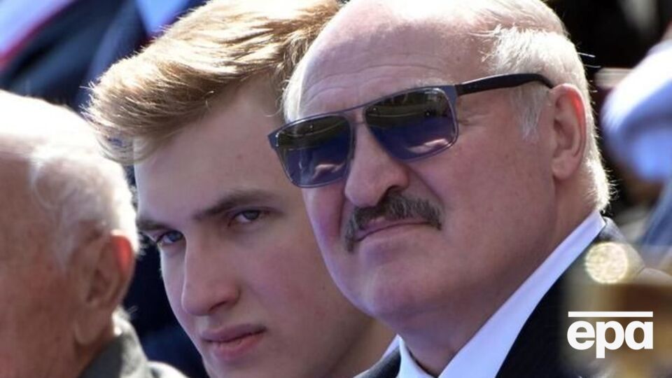 Наймолодший із трьох синів Лукашенка часто супроводжує батька під час робочих візитів