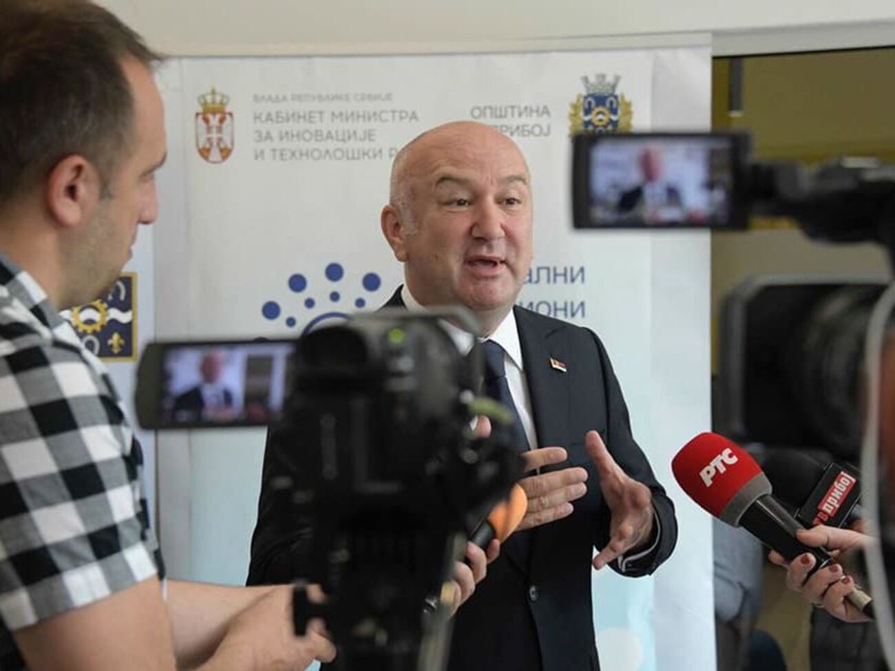 В українському посольстві назвали слова Поповича втручанням у внутрішні справи України