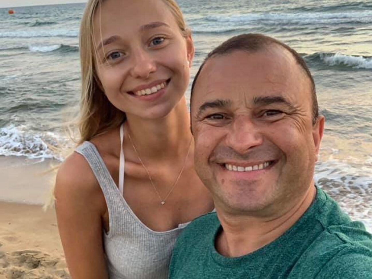 Репяхова: Що найцікавіше, сам син радий, коли тато працює. А вас щось не влаштовує