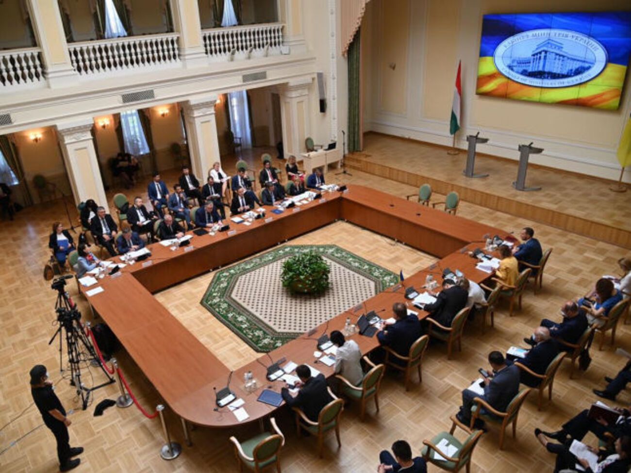 Міжурядова українсько-угорська економічна комісія провела перше із 2013 року засідання