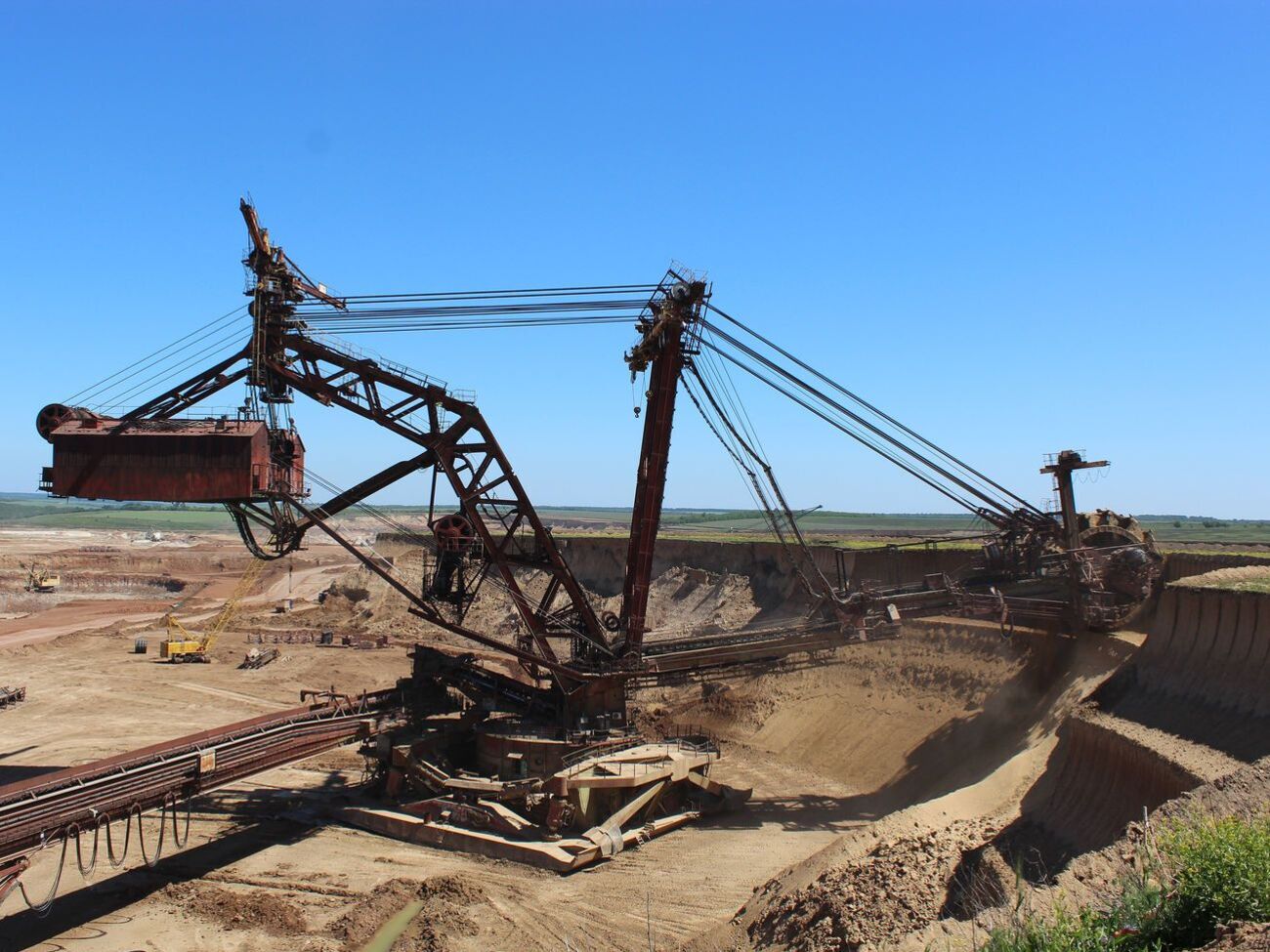 Отгрузку партии удалось остановить, после чего в ОГХК объявили о поиске новых покупателей продукции предприятия на более выгодных для компании условиях, сообщили в пресс-службе