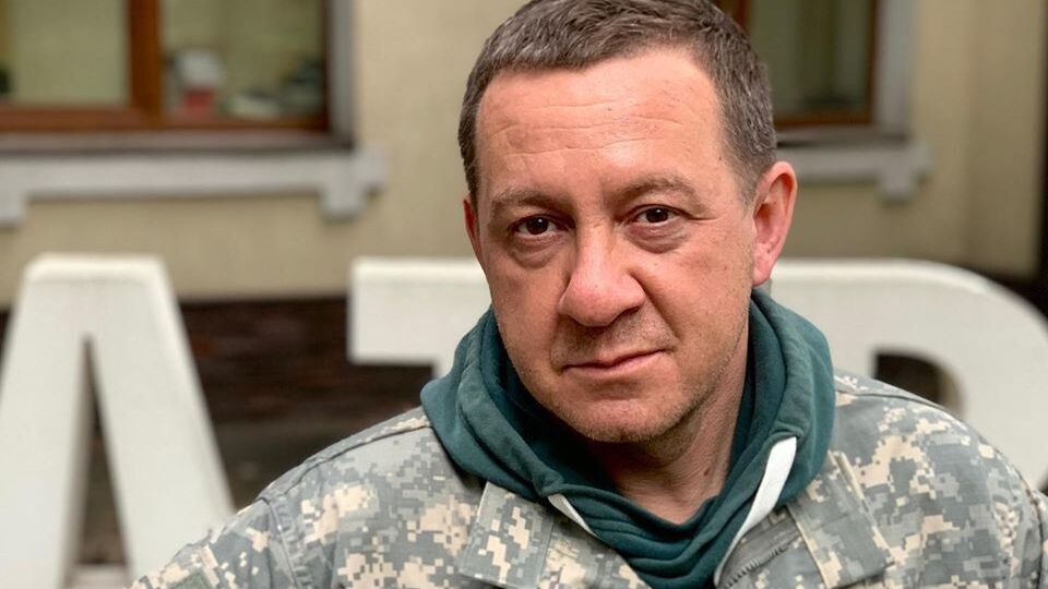 2016-го Муждабаєв набув українського громадянства