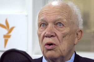 Сергей Хрущев, сын советского лидера Никиты Хрущева, с 1991 года проживал в США