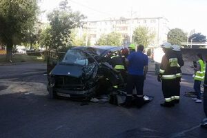 Загиблого водія мікроавтобуса діставали за допомогою спецінструментів