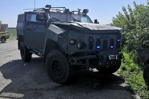 Останній автомобіль у колоні не зміг дотримати безпечної дистанції та скоїв зіткнення з автомобілем, який їхав перед ним