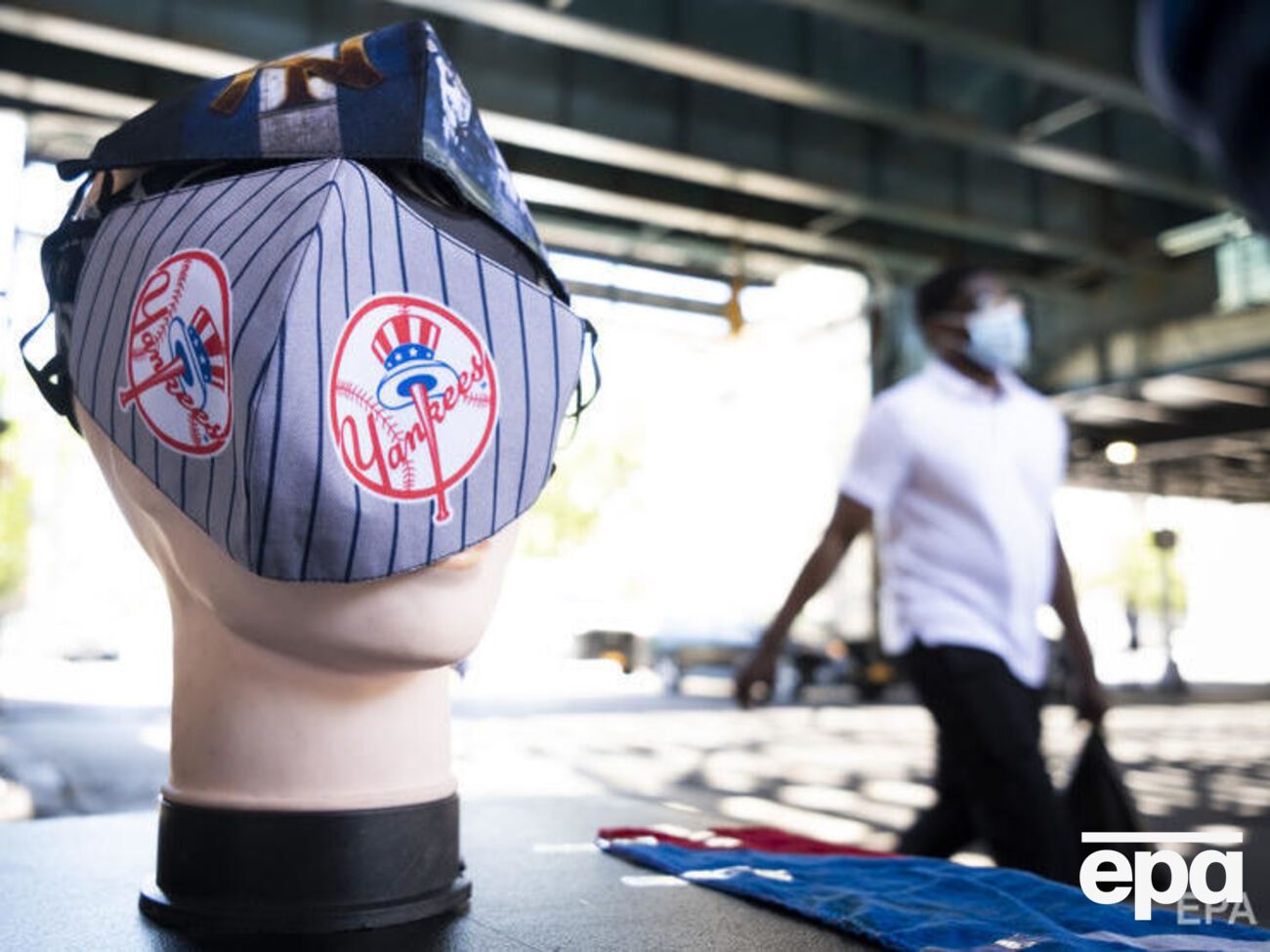 В США коронавирусом заразилось более 2,4 млн человек