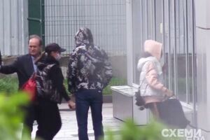 Журналісти зняли, як 7 травня Медведчук із сім'єю приземлився в аеропорту "Київ"