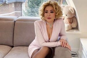 Успенская стала матерью в конце 1989 года, родив дочь Татьяну