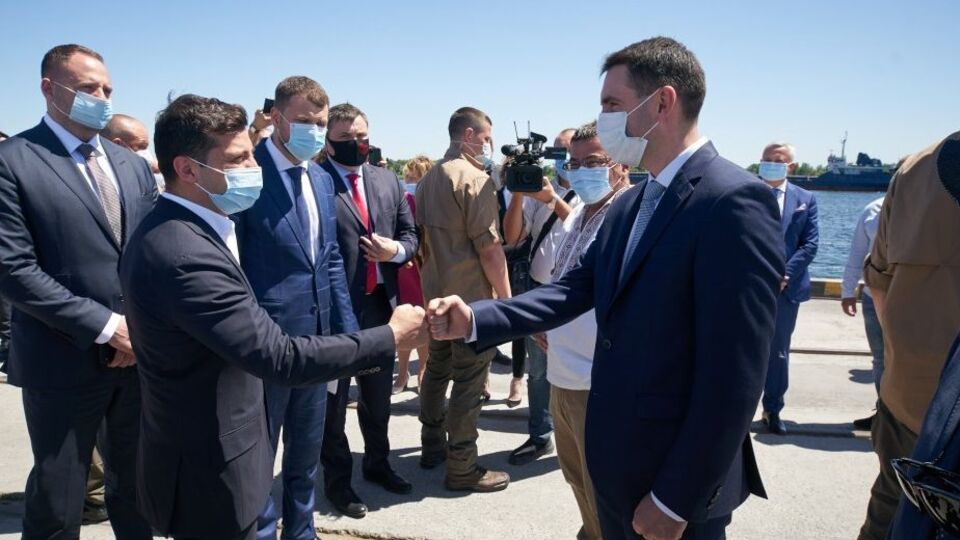 Зеленский: Неправильно – закрывать футбольные клубы