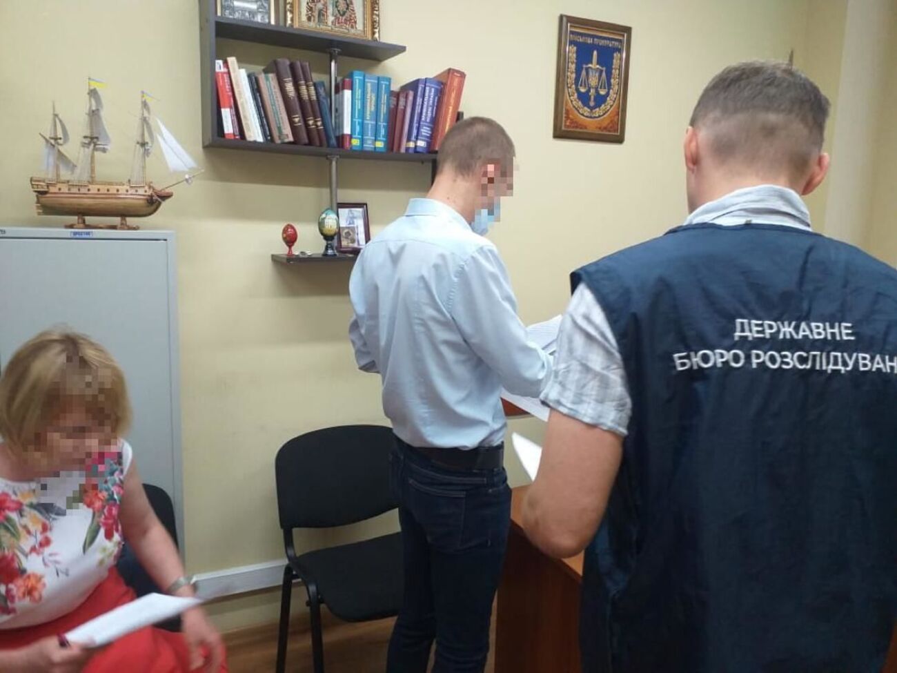 Слідчий, який вилучив 1,2 млн грн під час обшуку, не забезпечив їх збереження