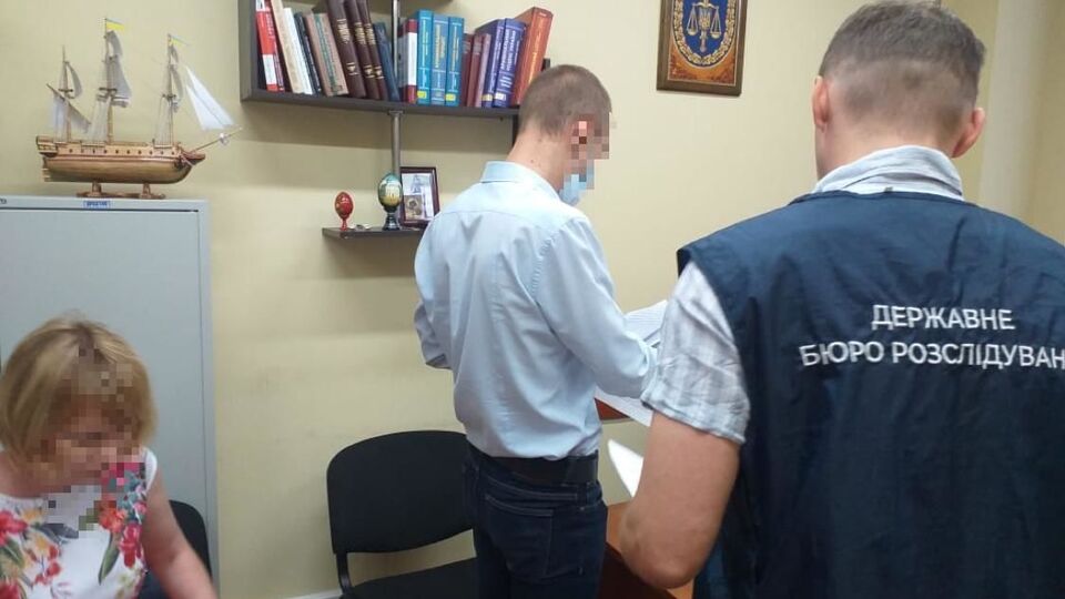 Слідчий, який вилучив 1,2 млн грн під час обшуку, не забезпечив їх збереження