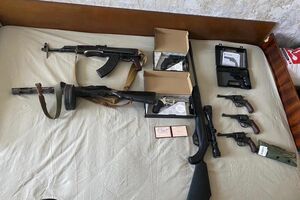 У затриманого вилучили кілька одиниць зброї