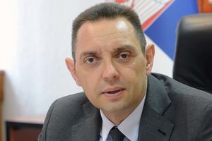 Вулін заразився після госпіталізації одного з державних секретарів у міністерстві оборони