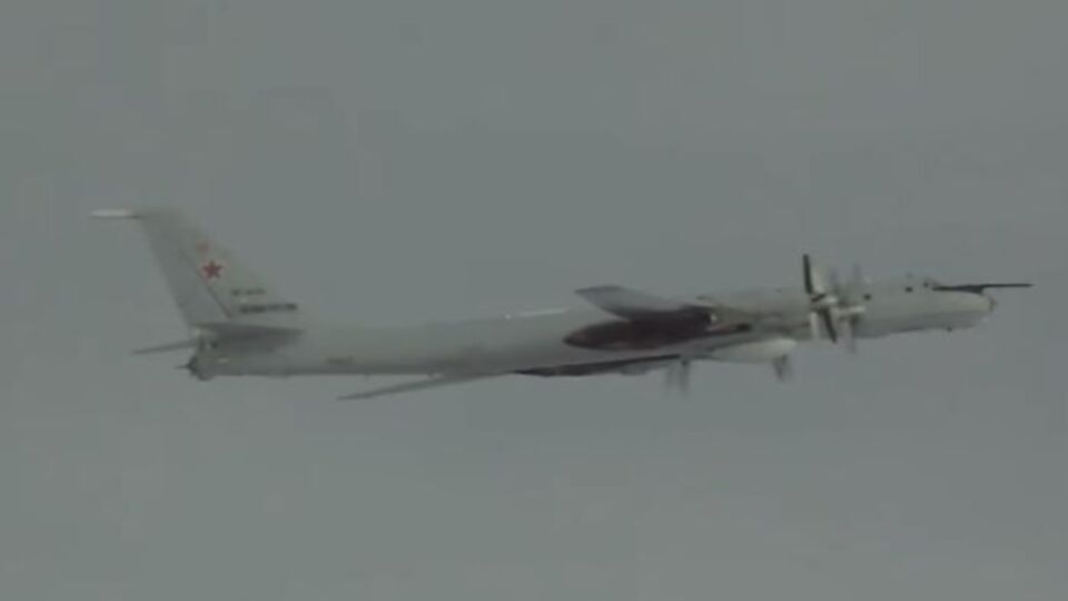 Речь идет о противолодочных самолетах Ту-142