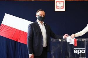Дуда, згідно з екзитполом, виграє перший тур