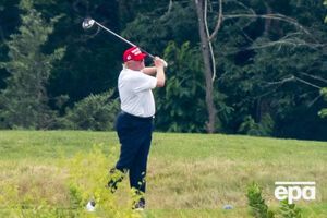 Расистський твіт був доступним увесь час, поки Трамп грав у гольф