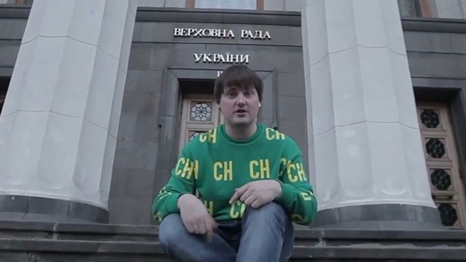 У формі речитативу Санченко розповів про основні напрями нового законопроєкту