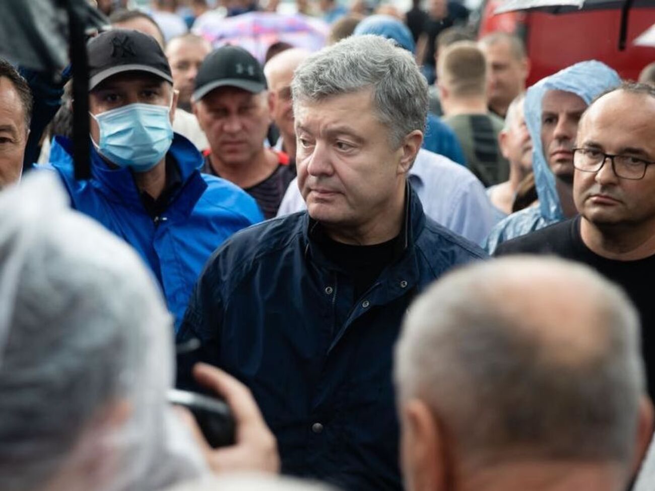 19% респондентів не змогли визначитися зі своєю позицією щодо кримінальних проваджень проти Порошенка