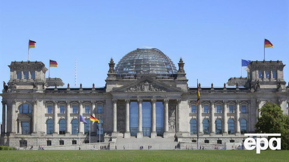 В Рейхстаге заседает парламент ФРГ