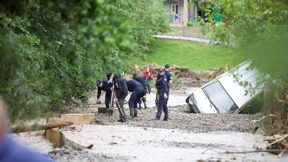 Сильні опади 22–24 червня спричинили повінь в Івано-Франківській, Чернівецькій, Львівській та Тернопільській областях