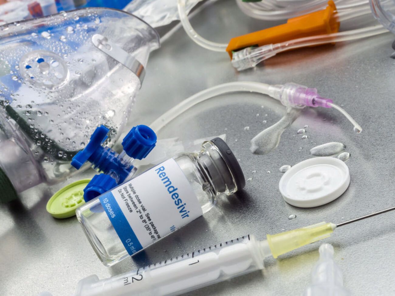 Пятидневный курс лечения одного пациента будет включать шесть флаконов и обойдется от $2340