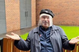 Петросян: Людина під дощем