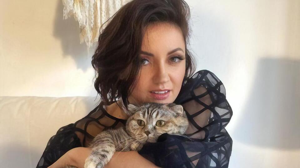 Цибульская: Можно сказать девушке: "Что ты оделась, как шлюха?", а можно спросить: "Сколько стоит твоя мини-юбка? Давай, я ее куплю?"