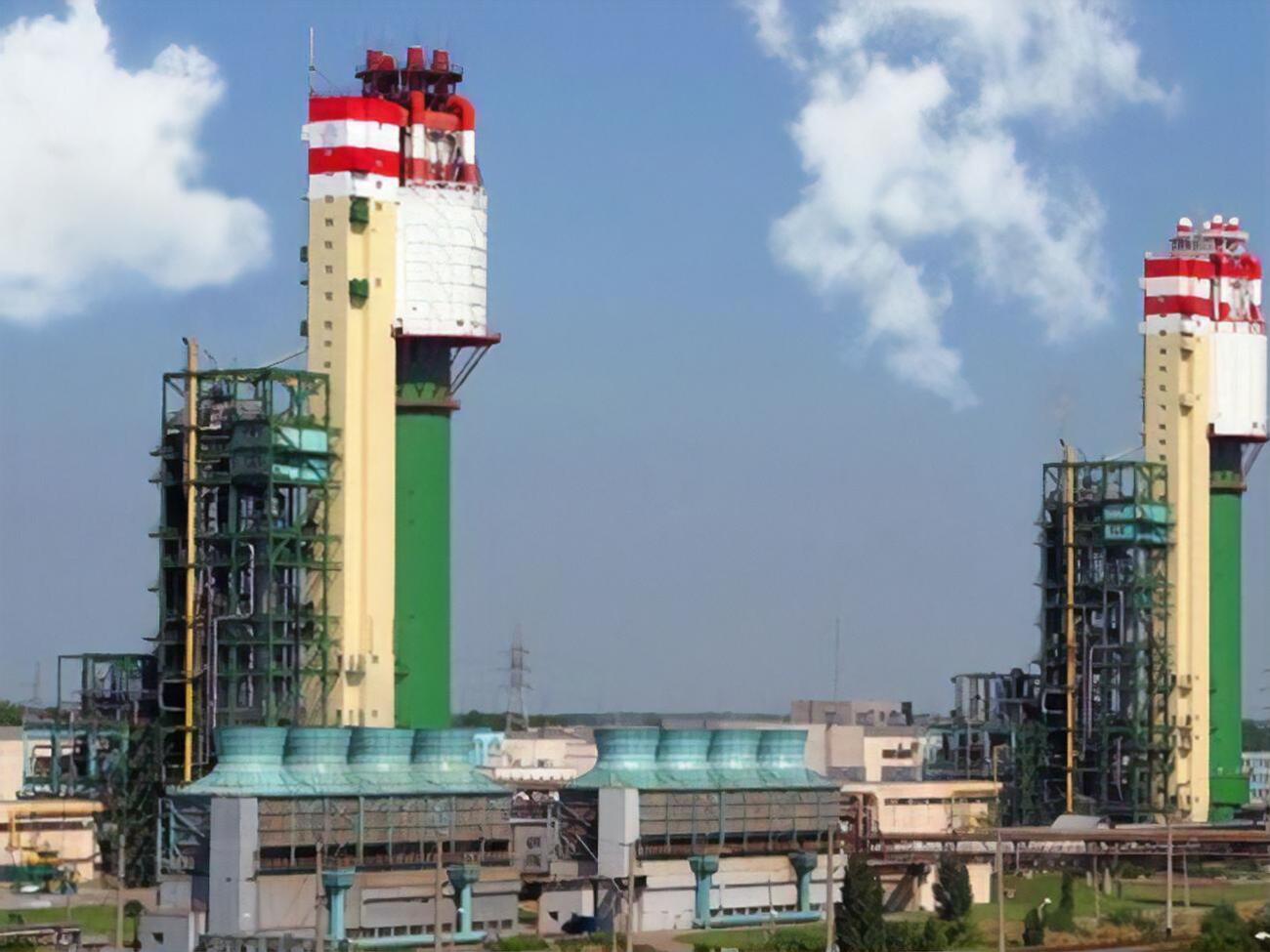 Завод работает по давальческой схеме: заказчик поставляет свое сырье, а затем получает готовую продукцию