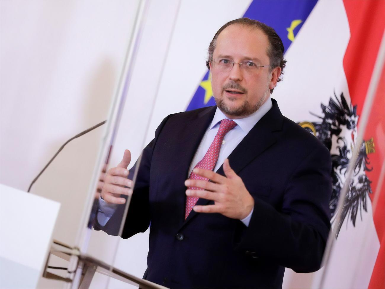 Шалленберг заявил, что Австрия хочет как можно скорее восстановить "полную свободу путешествий"