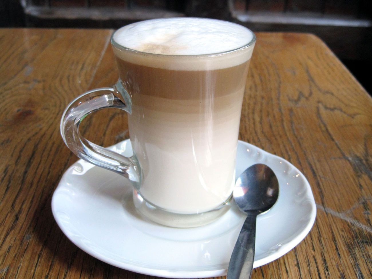 Каву в Україні дозволено пити на літніх майданчиках, але не всередині кав'ярень