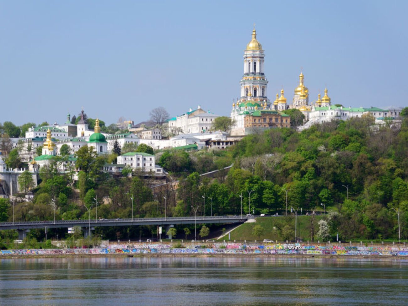Протягом доби в Києві госпіталізували 14 осіб