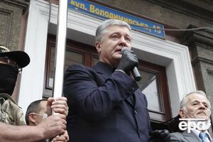 Адвокат Порошенка (на фото) заявив, що п'ятий президент викликів на допит не отримував