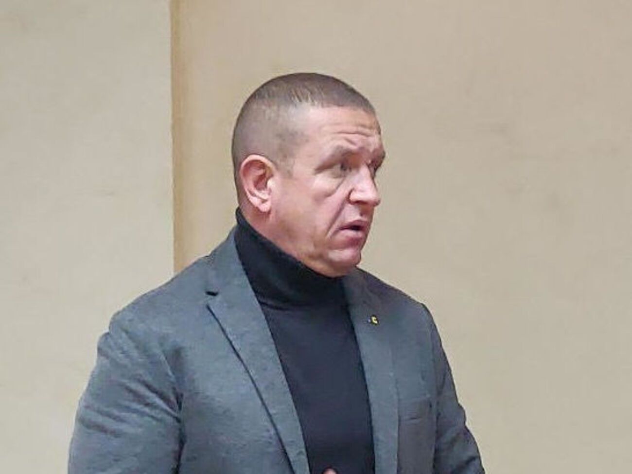 Михаил Бондар:&nbsp;Никто не подумал о том, как делать это с умом&nbsp;&ndash; постепенно закрывать убыточные шахты, переквалифицировать горняков и создавать им новые рабочие места